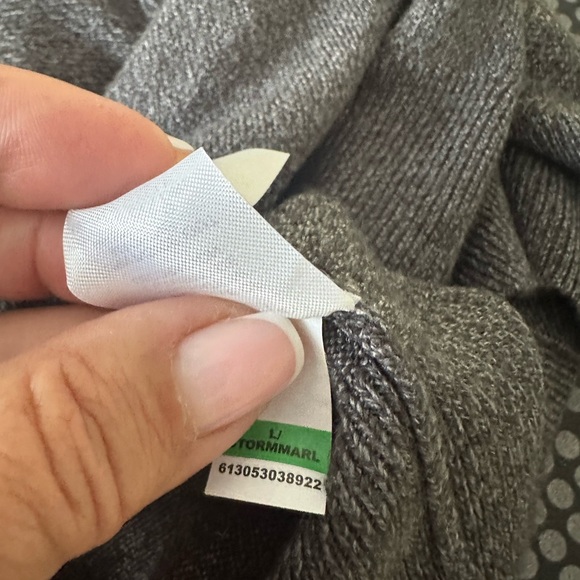 Dockers classic sweater pullover with quarter zipper and long sleeves. Size L. - Picture 13 of 15